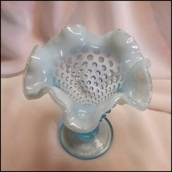 1940s Vintage Fenton Blue Hobnail Opalescent Art Glass Vase - Picture 3 of 5